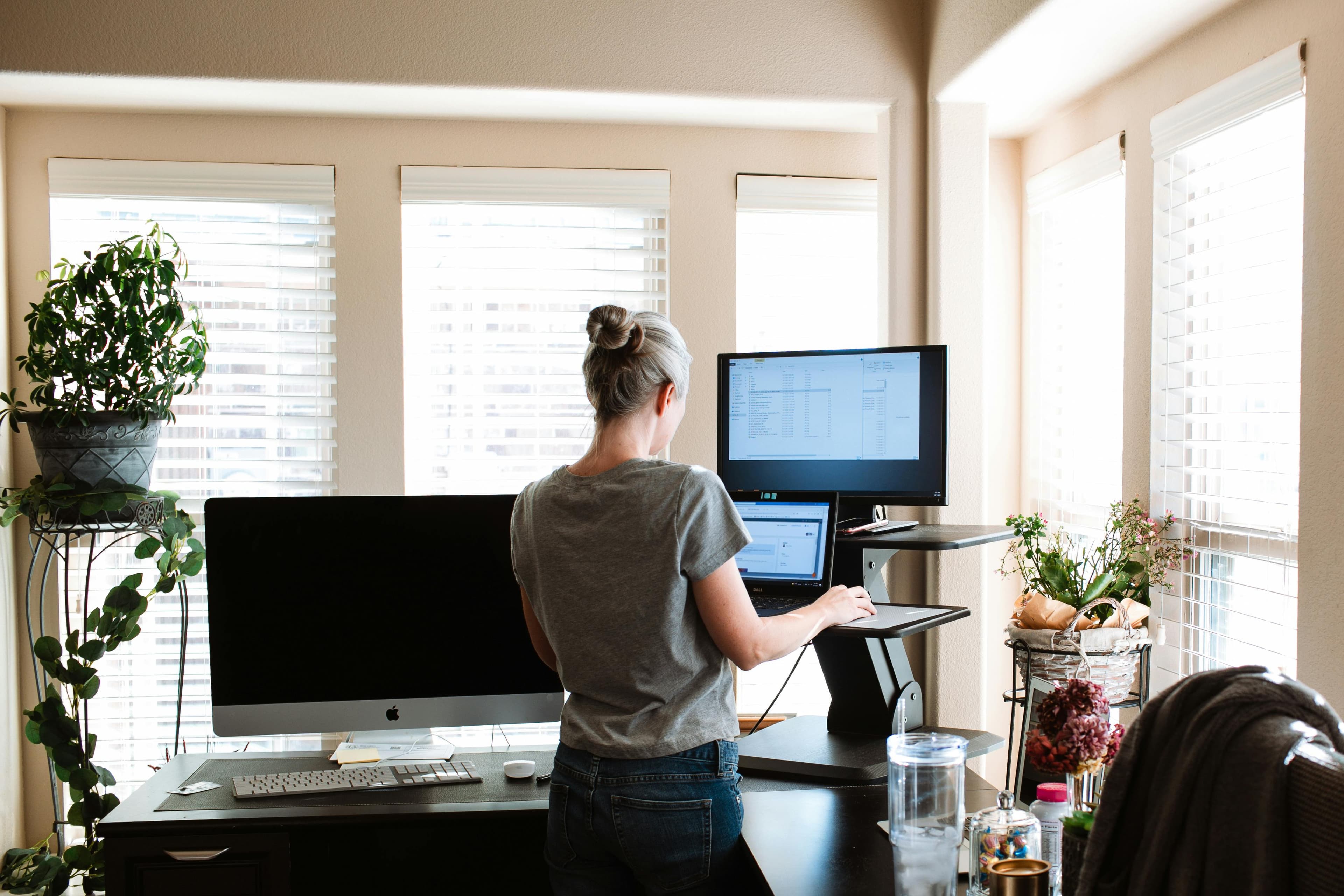 Cover Image for How Solopreneurs Automate Invoices and Save Hours Each Month