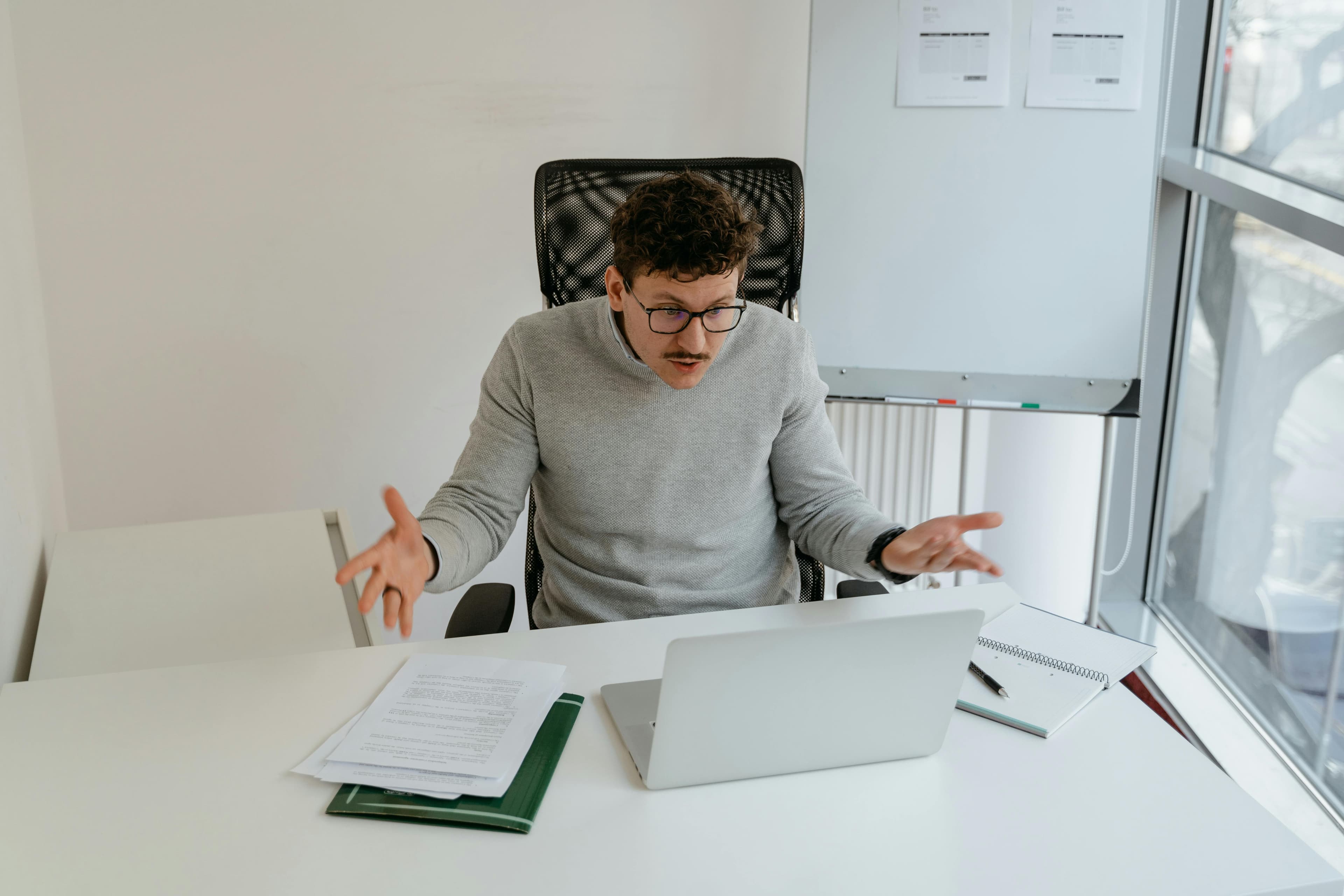 Cover Image for How to Handle Late Invoice Payments as a Freelancer or Small Business